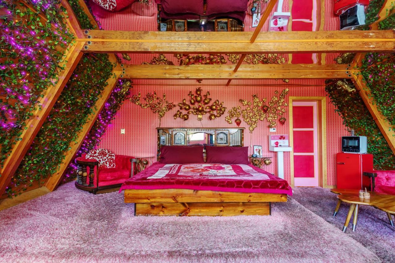 Hicksville Pines Chalets & Motel آيديلوايل المظهر الخارجي الصورة