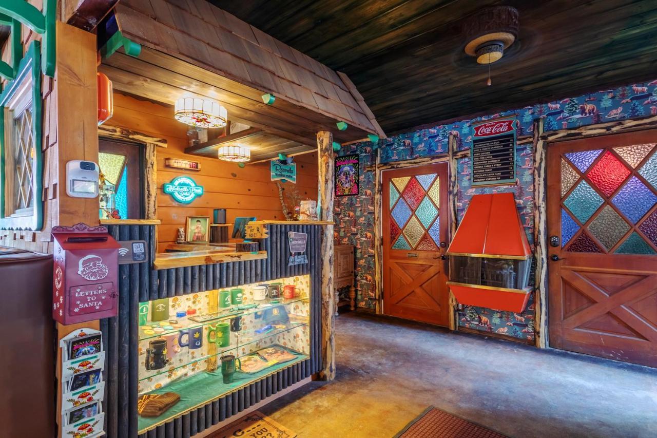 Hicksville Pines Chalets & Motel آيديلوايل المظهر الخارجي الصورة