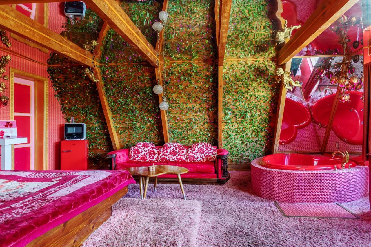 Hicksville Pines Chalets & Motel آيديلوايل المظهر الخارجي الصورة