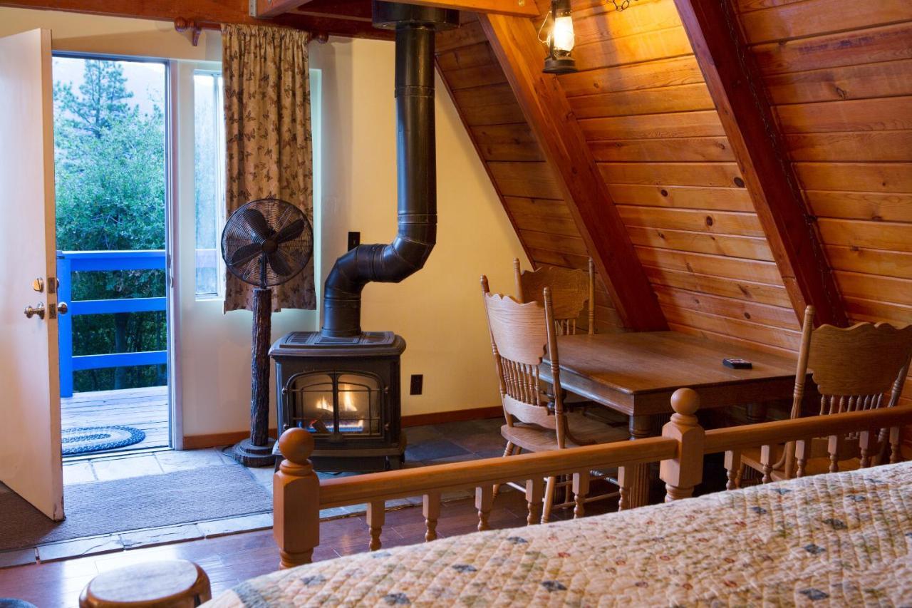 Hicksville Pines Chalets & Motel آيديلوايل المظهر الخارجي الصورة
