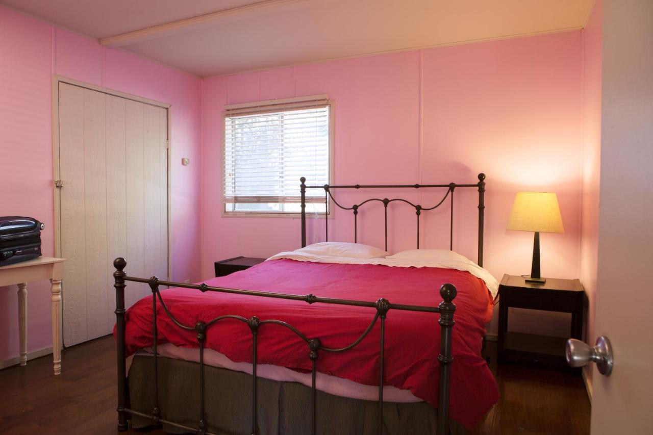 Hicksville Pines Chalets & Motel آيديلوايل المظهر الخارجي الصورة