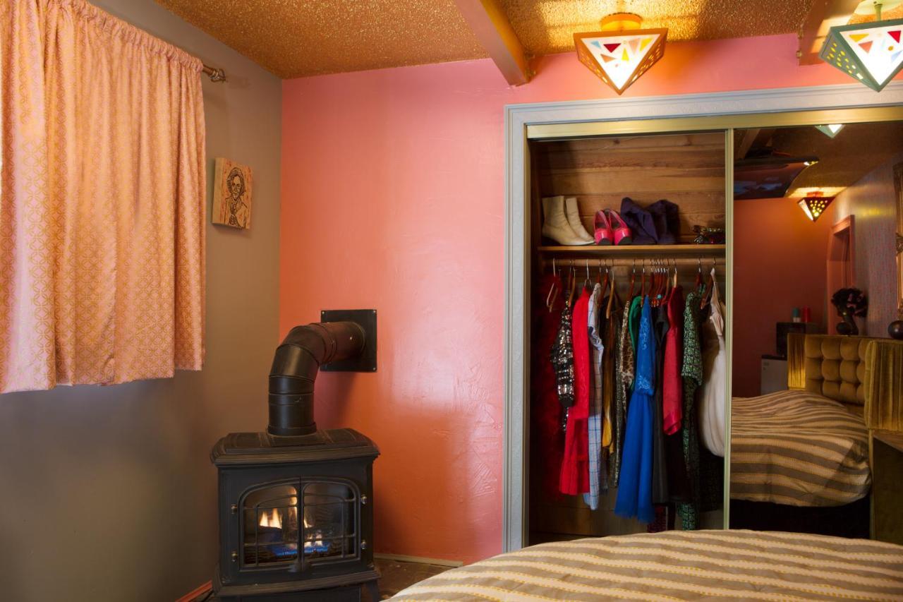 Hicksville Pines Chalets & Motel آيديلوايل المظهر الخارجي الصورة
